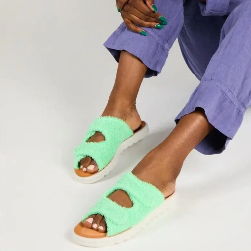 Intentionally Blank Women's Blink Sandal Green Size 8